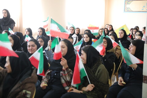 تصاویر/ آیین نمادین نواختن زنگ انقلاب در مهاباد