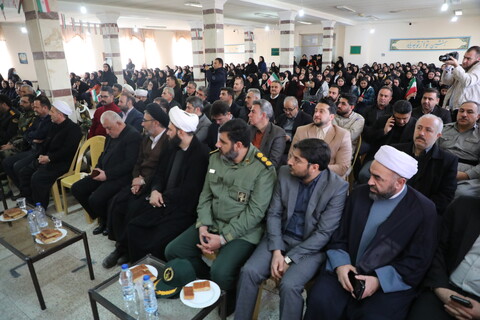 تصاویر/ آیین نمادین نواختن زنگ انقلاب در مهاباد