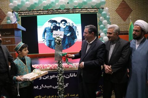 تصاویر/ آیین نمادین زنگ انقلاب در ارومیه