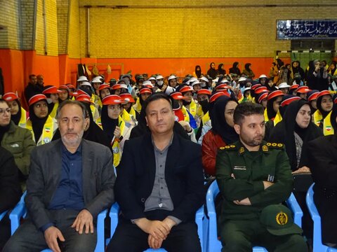 تصاویر/ نواختن زنگ انقلاب در شهرستان چهاربرج