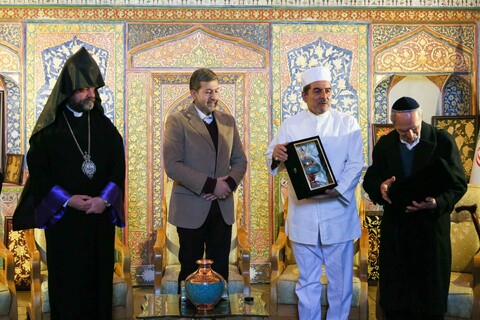 تصاویر / نشست رهبران اديان الهي در اصفهان