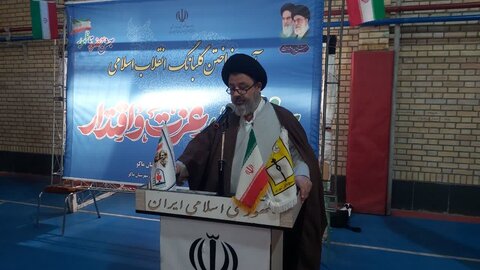 تصاویر/ نواخته شدن زنگ انقلاب در ماکو