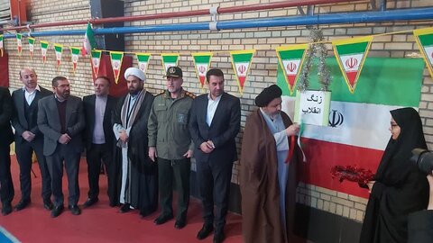 تصاویر/ نواخته شدن زنگ انقلاب در ماکو