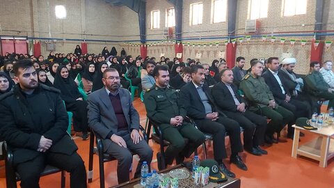 تصاویر/ نواخته شدن زنگ انقلاب در ماکو