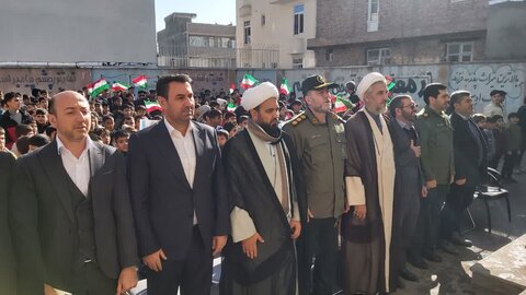 تصاویر/ نواخته شدن زنگ انقلاب در ماکو