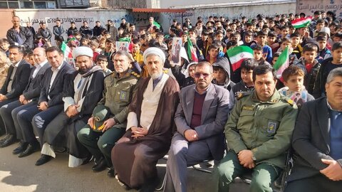 تصاویر/ نواخته شدن زنگ انقلاب در ماکو