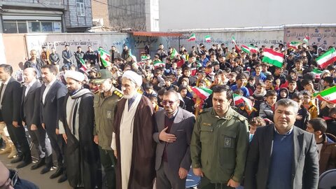 تصاویر/ نواخته شدن زنگ انقلاب در ماکو