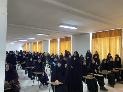 تصاویر/  آیین نواختن زنگ انقلاب اسلامی در مدارس نقده