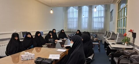 تصاویر/برگزاری دوره ضمن خدمت ویژه اساتید حوزه در مدرسه علمیه الزهرا (س)اراک