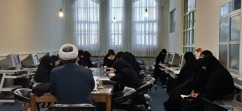 تصاویر/برگزاری دوره ضمن خدمت ویژه اساتید حوزه در مدرسه علمیه الزهرا (س)اراک