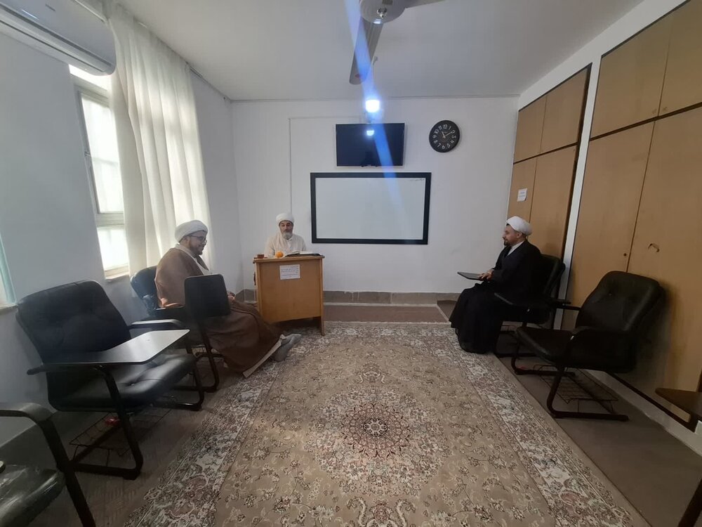 آزمون حفظ قرآنکریم، نهجالبلاغه و صحیفهسجادیه در حوزه علمیه قم برگزار شد