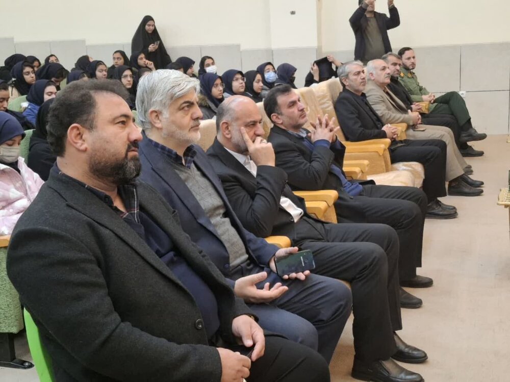 کلنگ‌زنی و افتتاح ۲۸۹پروژه در ایام‌الله دهه فجر در کاشان