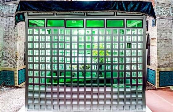 سنگ جدید مضجع شریف امامزاده سید سربخش نصب می‌شود