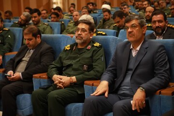 تصاویر/  دیدار مسئولان یزد با فرمانده سپاه به مناسبت روز پاسدار