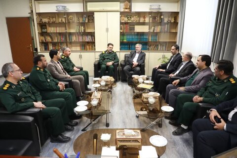 دیدار مسئولان یزد با فرمانده سپاه به مناسبت روز پاسدار