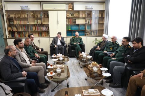 دیدار مسئولان یزد با فرمانده سپاه به مناسبت روز پاسدار