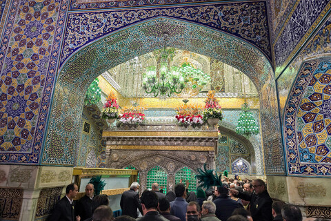 تصاویر/ گل‌آرایی ضریح مطهر رضوی به مناسبت اعیاد شعبانیه