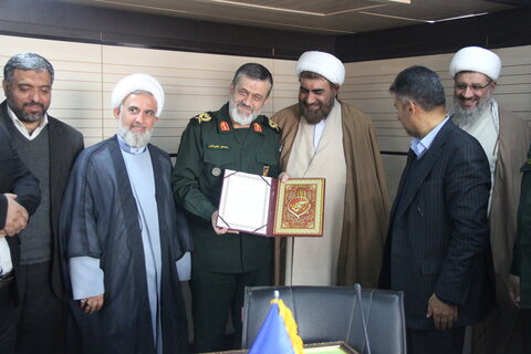 تصاویر / دیدار مدیر ومعاوینن مرکز مدیریت حوزه علمیه استان قزوین با فرمانده سپاه استان قزوین