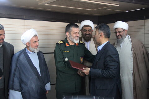 تصاویر / دیدار مدیر ومعاوینن مرکز مدیریت حوزه علمیه استان قزوین با فرمانده سپاه استان قزوین