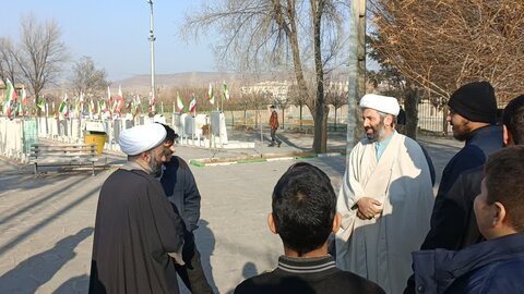 تصاویر/ تجدید میثاق طلاب خوی با شهدا