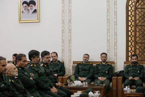 تصاویر/ دیدار جمعی از فرماندهان سپاه امام رضا(ع) و پاسداران یگان حفاظت حرم با تولیت آستان قدس رضوی