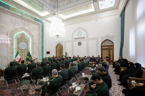تصاویر/ دیدار جمعی از فرماندهان سپاه امام رضا(ع) و پاسداران یگان حفاظت حرم با تولیت آستان قدس رضوی
