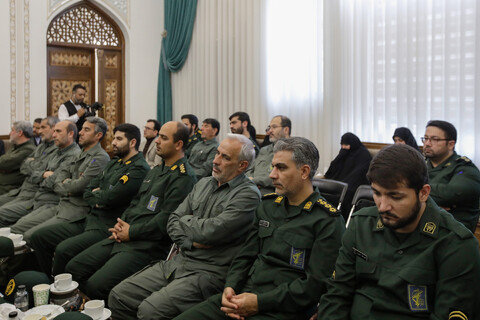 تصاویر/ دیدار جمعی از فرماندهان سپاه امام رضا(ع) و پاسداران یگان حفاظت حرم با تولیت آستان قدس رضوی