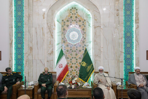 تصاویر/ دیدار جمعی از فرماندهان سپاه امام رضا(ع) و پاسداران یگان حفاظت حرم با تولیت آستان قدس رضوی