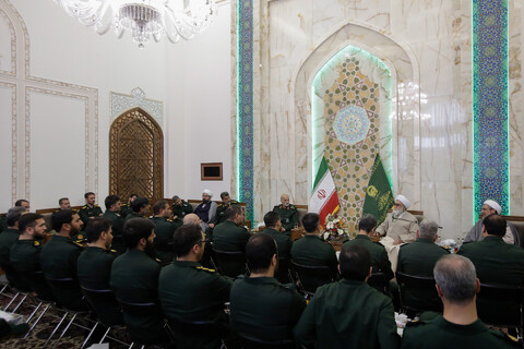 تصاویر/ دیدار جمعی از فرماندهان سپاه امام رضا(ع) و پاسداران یگان حفاظت حرم با تولیت آستان قدس رضوی