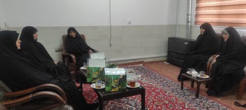 تصاویر/دیدار با فرمانده سپاه پاسداران شهرستان ساوه به مناسبت روز پاسدار