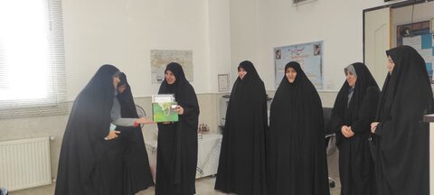 تصاویر/دیدار با فرمانده سپاه پاسداران شهرستان ساوه به مناسبت روز پاسدار