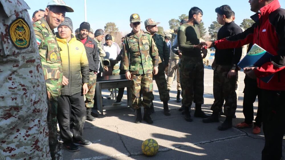 مسابقات ورزشی فرصتی برای تقویت روحیه همبستگی در میان اعضای ارتش است