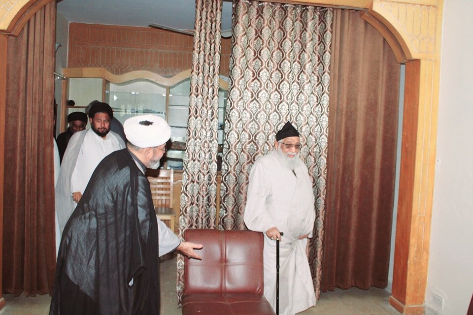 سیکرٹری جنرل شیعہ علماء کونسل پاکستان کی آیت اللہ حافظ سید ریاض حسین نجفی سے ملاقات / مختلف امور پر گفتگو