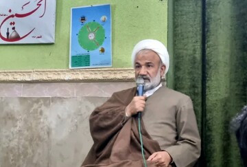 زنده نگه داشتن یاد شهدا و تکریم خانواده آنها وظیفه‌ای دینی و ملی است