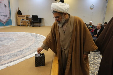 تصاویر/ برگزاری انتخابات نمایندگان مجمع طلاب شاهد و ایثارگر حوزه علمیه اصفهان