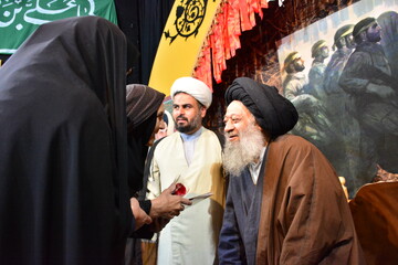 تصاویر / آیین تجلیل از خانواده های شهدای هشت سال دفاع مقدس منطقه منبع آب اهواز