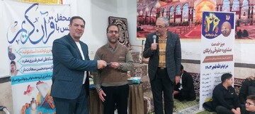 تصاویر/ محفل انس با قرآن کریم ویژه ایام الله دهه فجر در روستای جزه