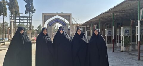 محلات/عطر افشانی قبور شهدا در محلات