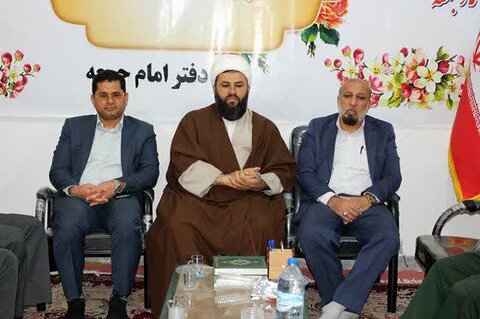 تصاویر/ دیدار فجرانه مسئولان با امام جمعه شبانکاره