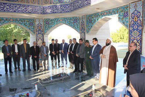 تصاویر/ غبارروبی قبور شهدا در شبانکاره