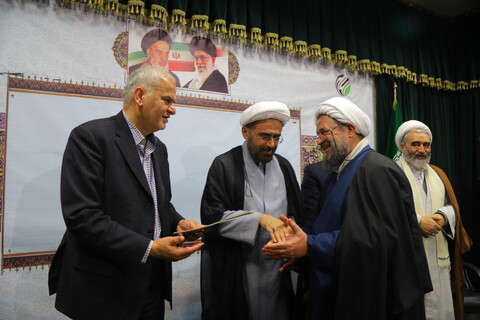 تصاویر/ اختتامیه مدرسه کاربست هوش مصنوعی در مطالعات قرآنی همراه با تجلیل از دکتر علیرضا طالب‌پور