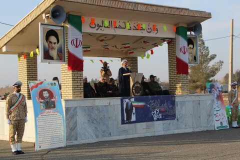 تصاویر/صبحگاه مشترک نیروهای مسلح شهرستان آران و بیدگل به مناسبت دهه فجر