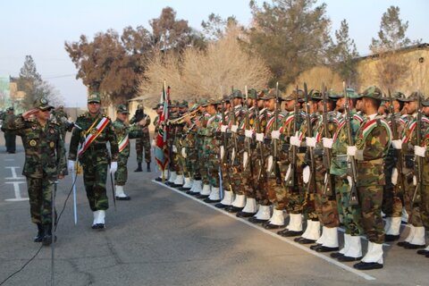 تصاویر/صبحگاه مشترک نیروهای مسلح شهرستان آران و بیدگل به مناسبت دهه فجر