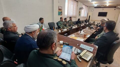 تصاویر/دیدار امام جمعه و مسئولان شهرستان آران و بیدگل با فرمانده سپاه به مناسبت روز پاسدار