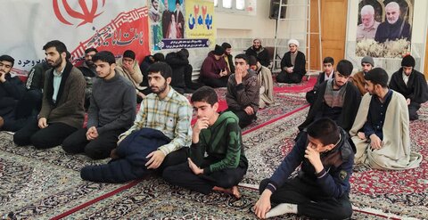 تصاویر جشن میلاد امام حسین(ع) و گرامیداشت ایام الله دهه فجر در مدرسه ولیعصر(عج)بروجرد