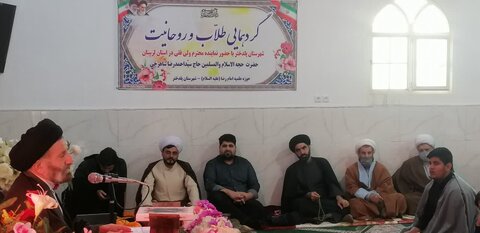 تصاویر نشست طلاب و روحانیت پلدختر با نماینده ولی فقیه در استان لرستان