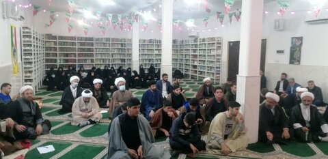 تصاویر نشست طلاب و روحانیت پلدختر با نماینده ولی فقیه در استان لرستان