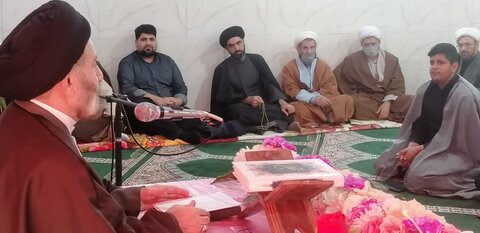 تصاویر نشست طلاب و روحانیت پلدختر با نماینده ولی فقیه در استان لرستان