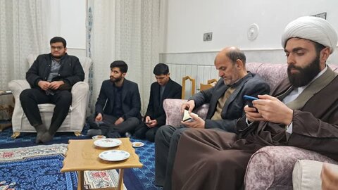 تصاویر/ دیدار بسیجیان مدرسه علمیه امیرالمومنین (ع) آران و بیدگل با علی‌اکبر راوندی جانباز 70 درصد روشندل