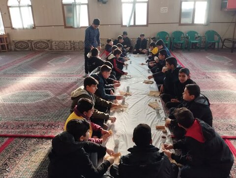 تصاویر/ جشن تکلیف پسران دانش‌آموز مدرسه زنده‌یاد شبان آران و بیدگل